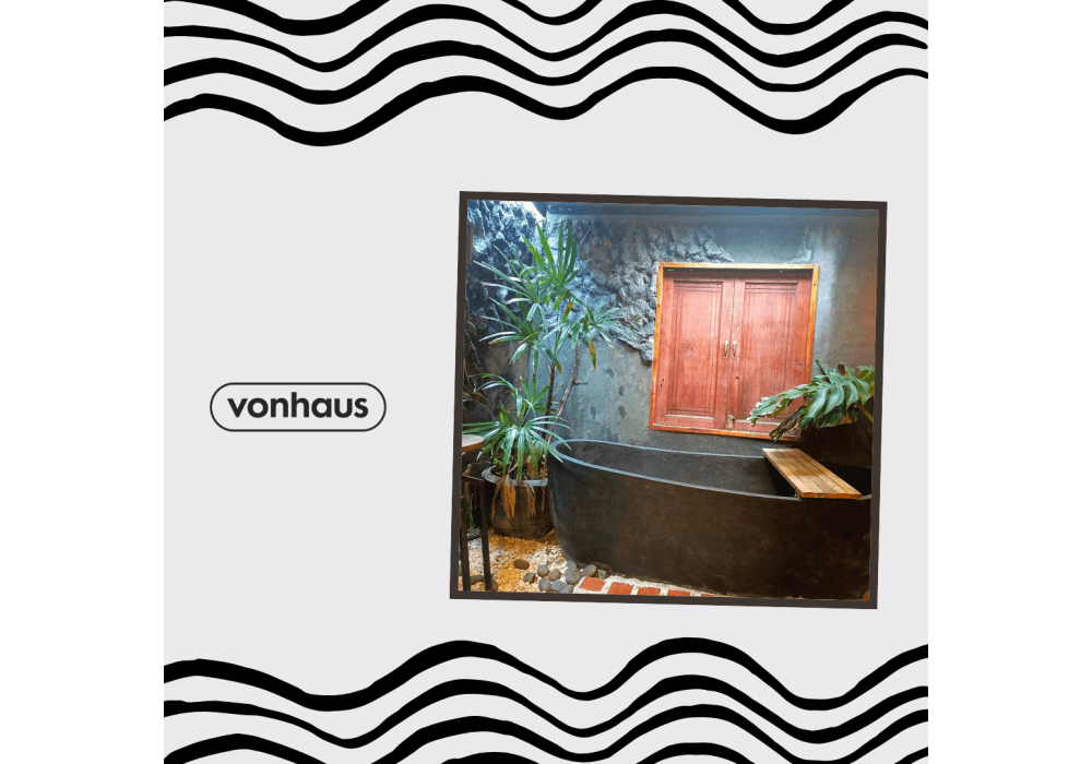 Eclectic bathroom 