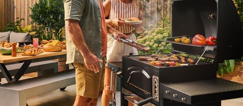 Explore the best UK Barbecues at Vonhaus - Charcoal and Gas BBQs 