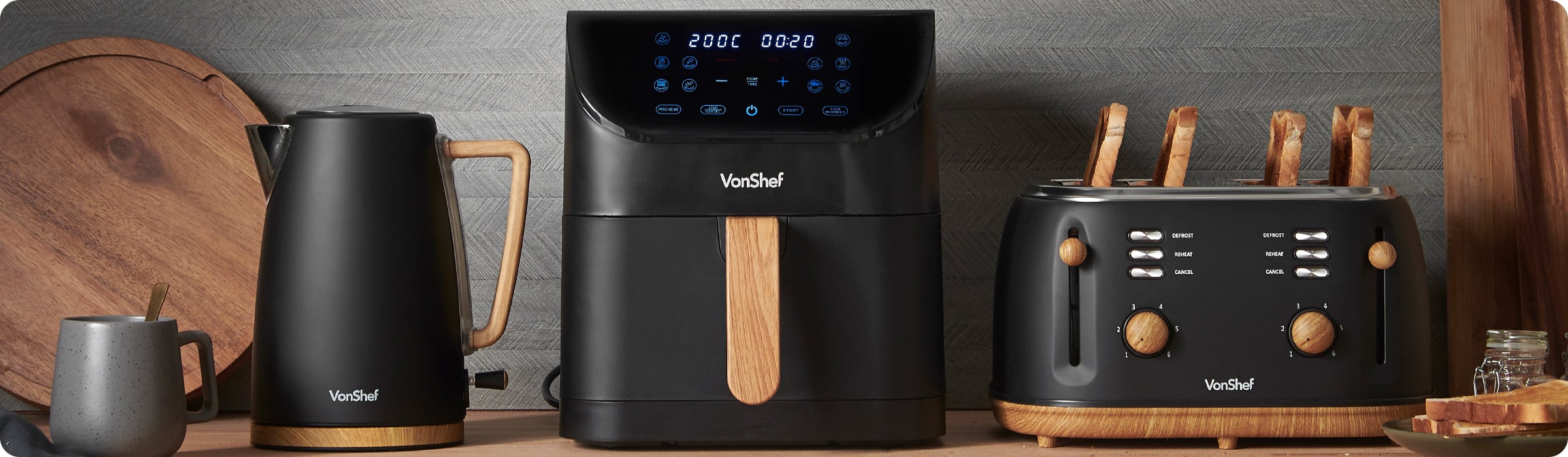 Vonshef Kettle, Air Fryer & Toaster On Worktop