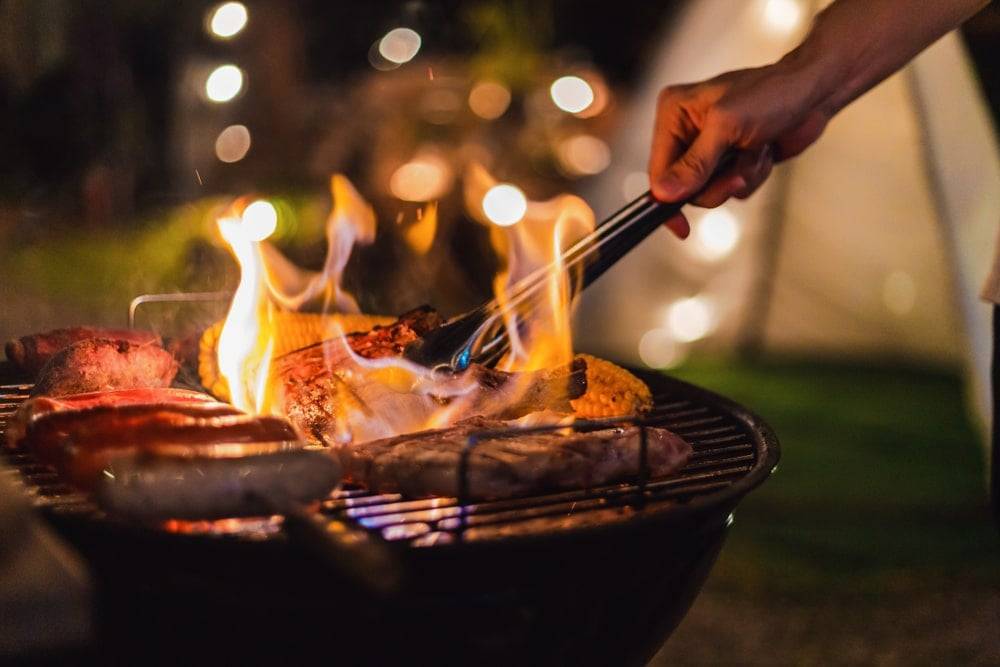 How to light a barbecue - the right way to light a barbecue