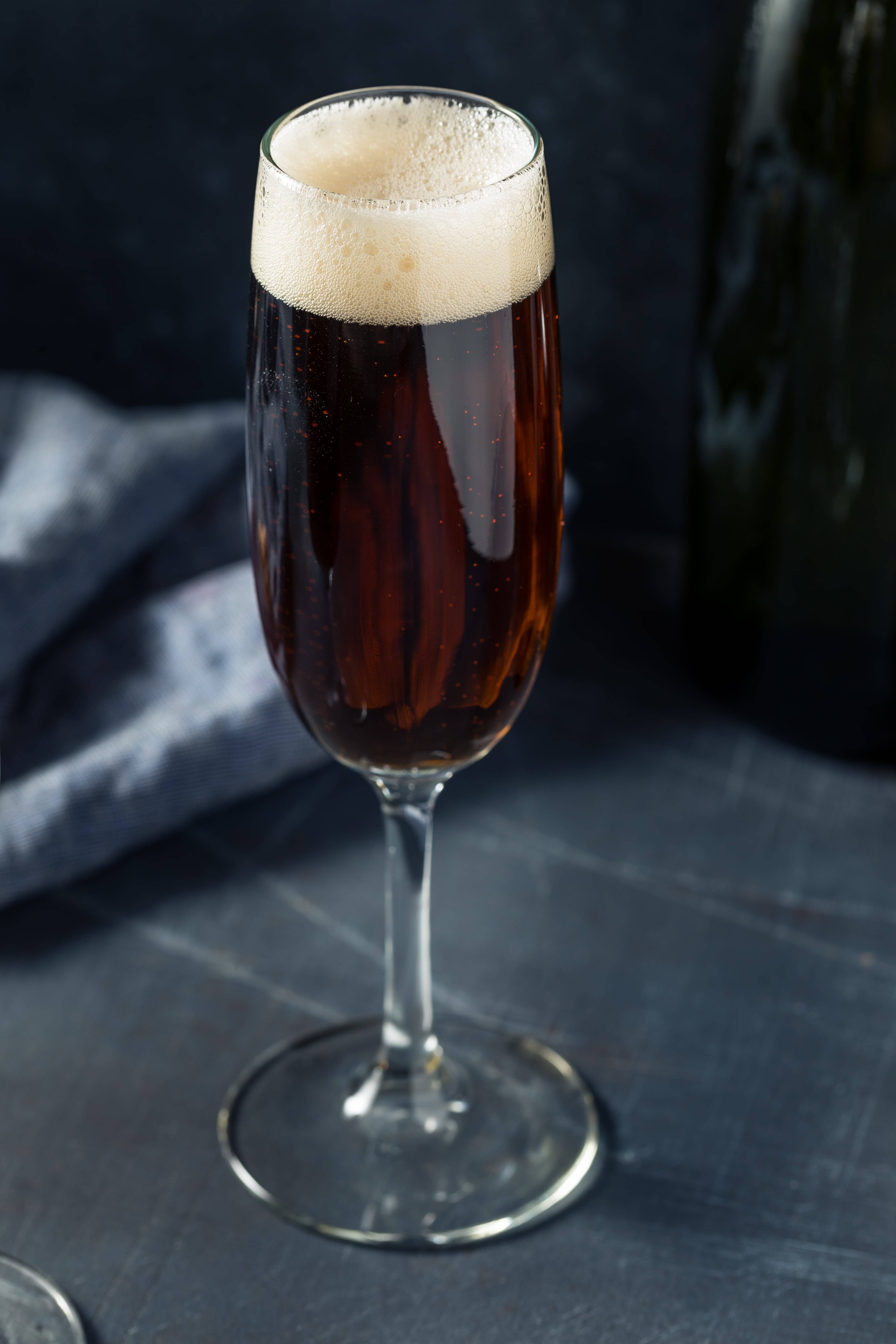 prosecco black velvet cocktail in champagne flute